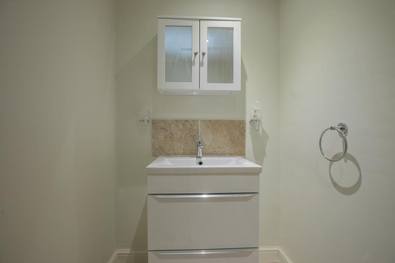 Surbiton Riverside Central Kingston Flat 1B מראה חיצוני תמונה